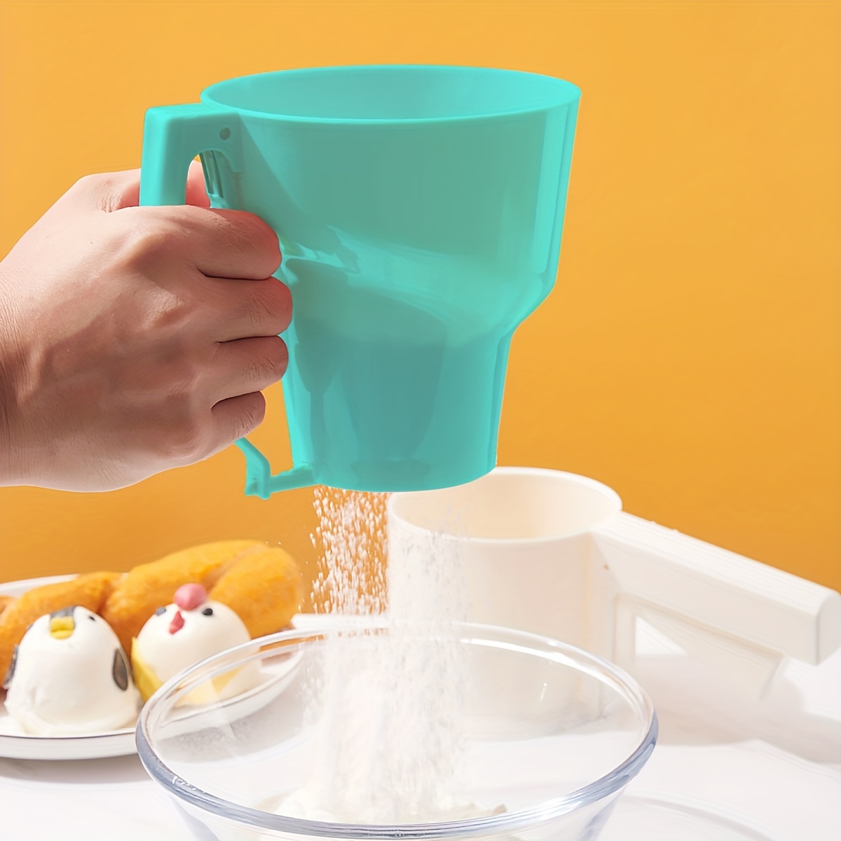 Coctelera de polvo de mano de  - Baking Powder Kitchen reseña y precio